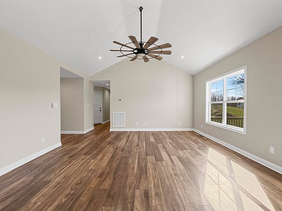 4th image of 148 Hillridge Ct