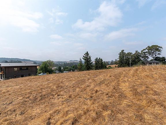 3rd image of 1070 Bantam Way