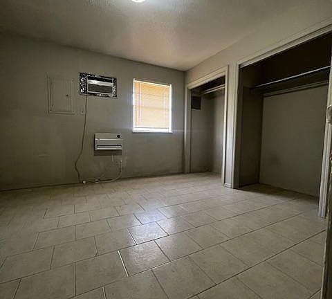 Bedroom and window A/C and heat units