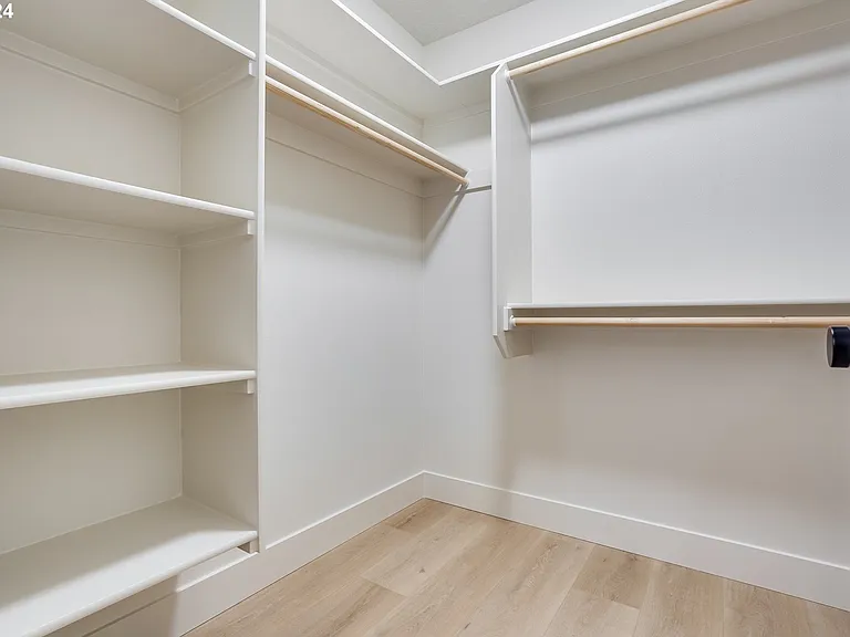 10001 NE 44th Ct — Photo 21