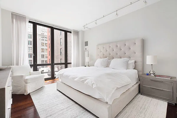 Rented by Yoreevo, LLC | media 11