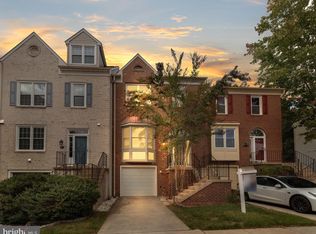 8110 Squirrel Run Rd, Springfield, VA 22152