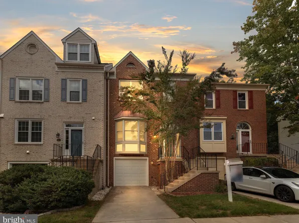 8110 Squirrel Run Rd, Springfield, VA 22152