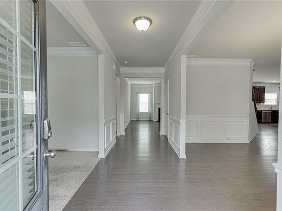 2nd image of 174 Cherokee Reserve Cir