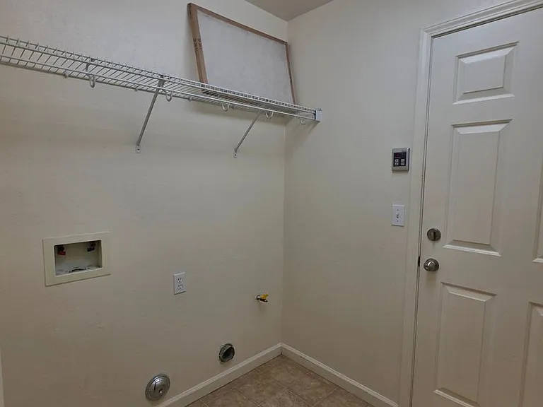 11805 Holabird Ave — Photo 14