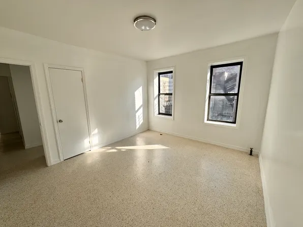 2 Sickles Street image 1 of 7