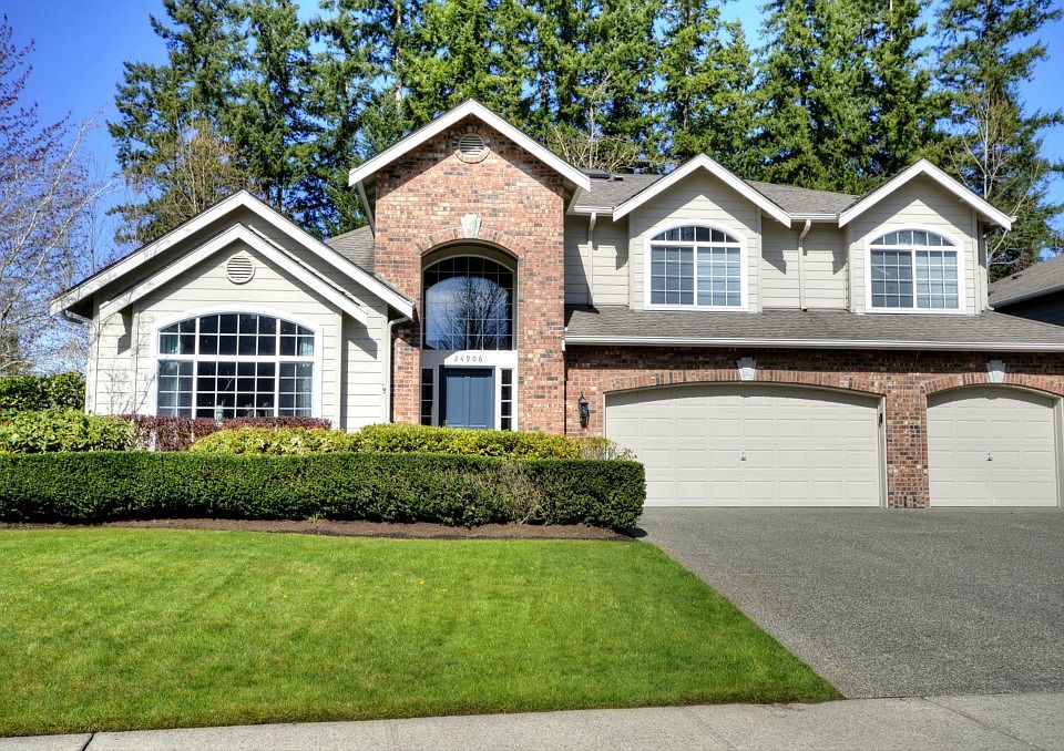 1st image of 24906 NE 3rd Pl
