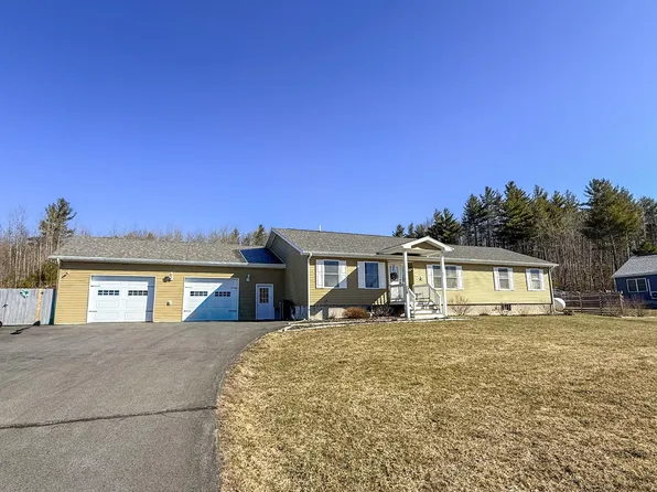 28 Page Dr, Cadyville, NY 12918