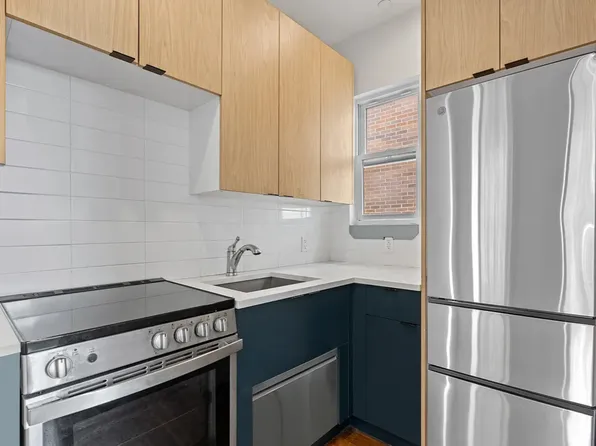 1053 New York Avenue image 4 of 13