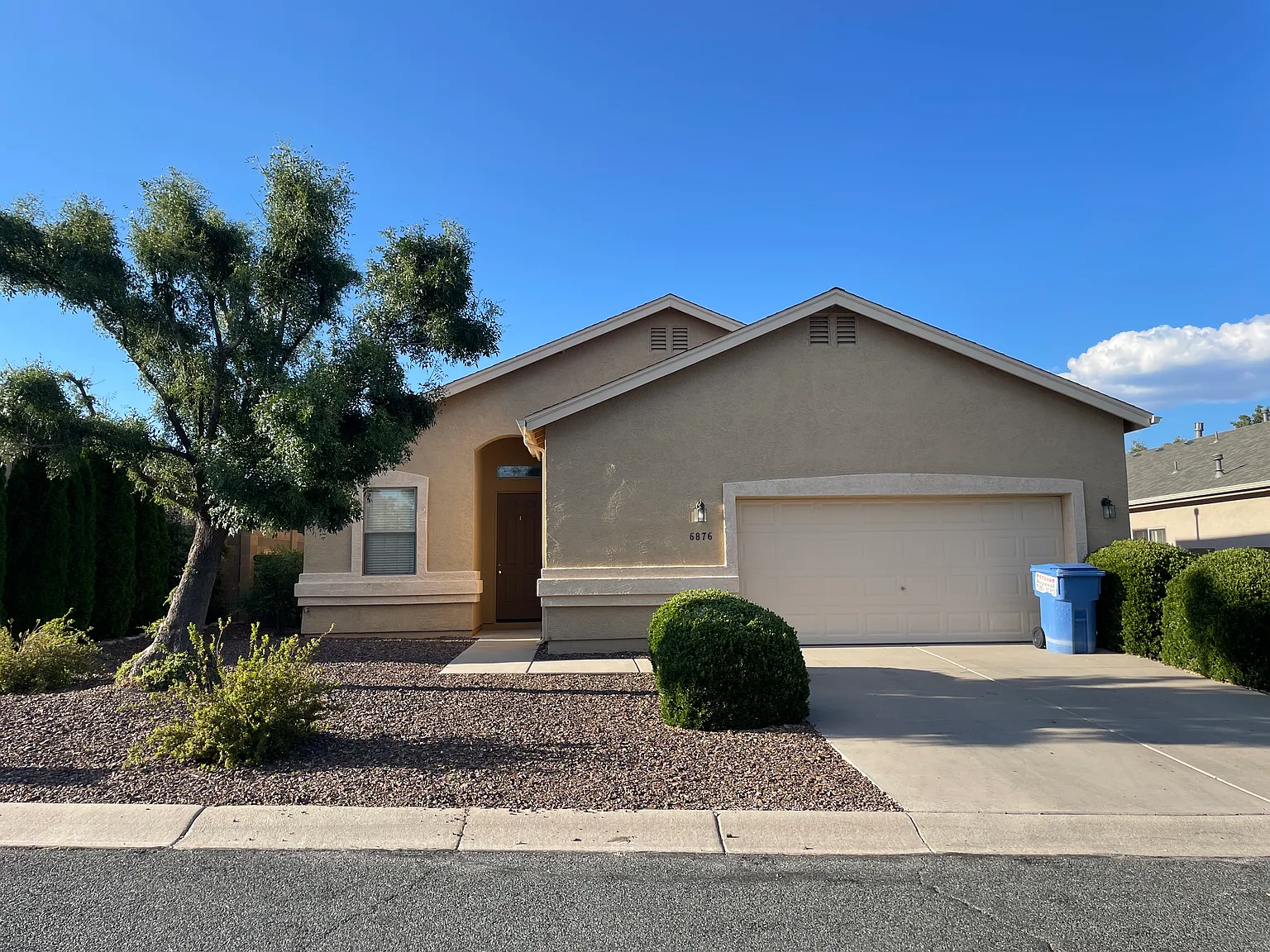 3 bed, 1223 sqft, $2,200 — Photo 1