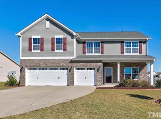 814 Harvest Point Dr, Fuquay Varina, NC 27526