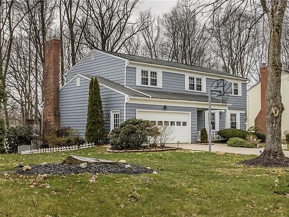 2nd image of 2684 Foxwood Dr