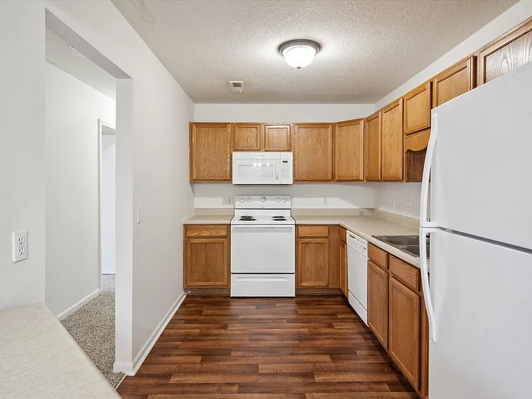 Legacy Village — Photo 86