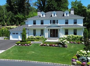 112 Plymouth Ct, Manhasset, NY 11030