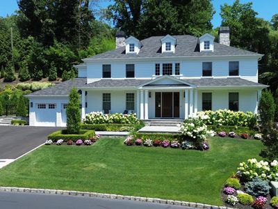 112 Plymouth Court, Manhasset, NY, 11030