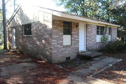 1404 W Lincoln Ave — Photo 1