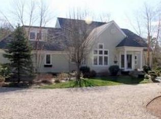 3 Aviators Ln, Sandwich, MA 02563