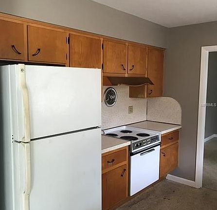 3rd image of 211 N Boundary Ave