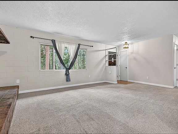 4th image of 981 Upper Applegate Rd