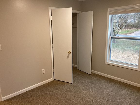 3rd image of 37 Charlwood Ave