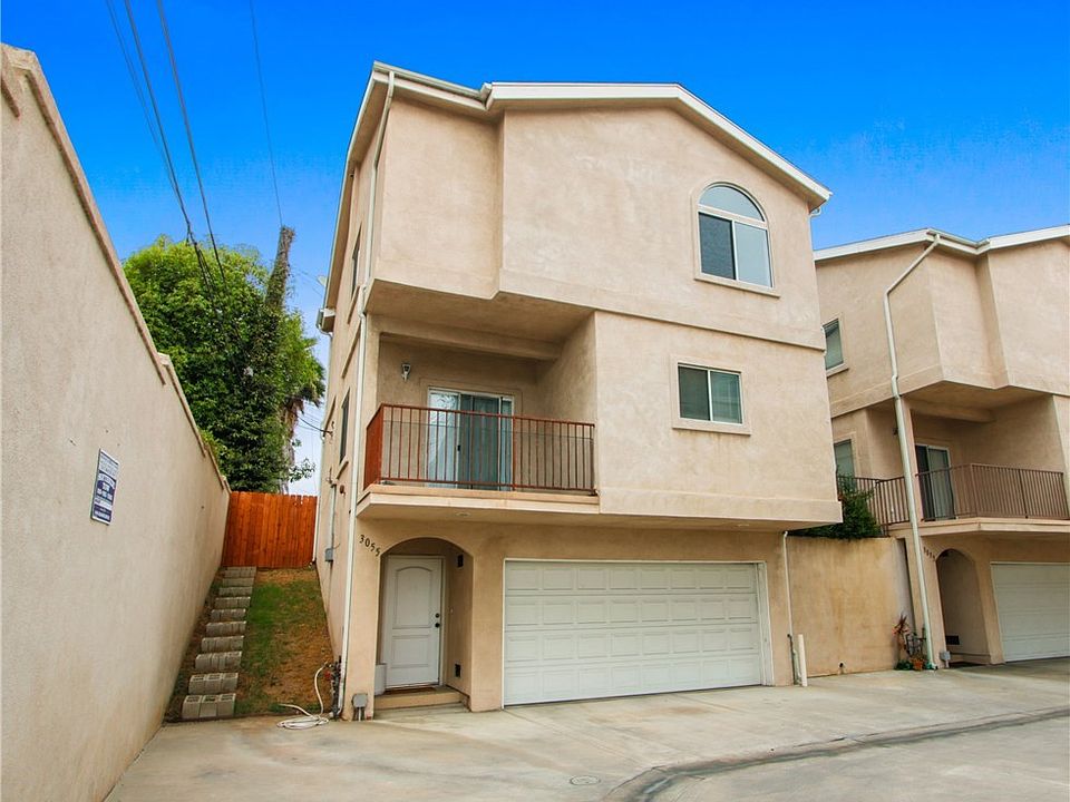 1st image of 3055 W 104th St