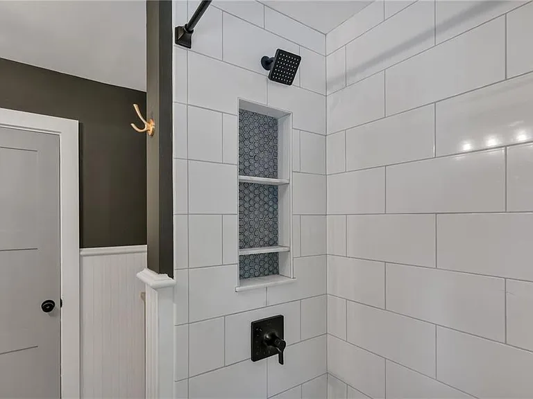 19 Sherwood Rd — Photo 17