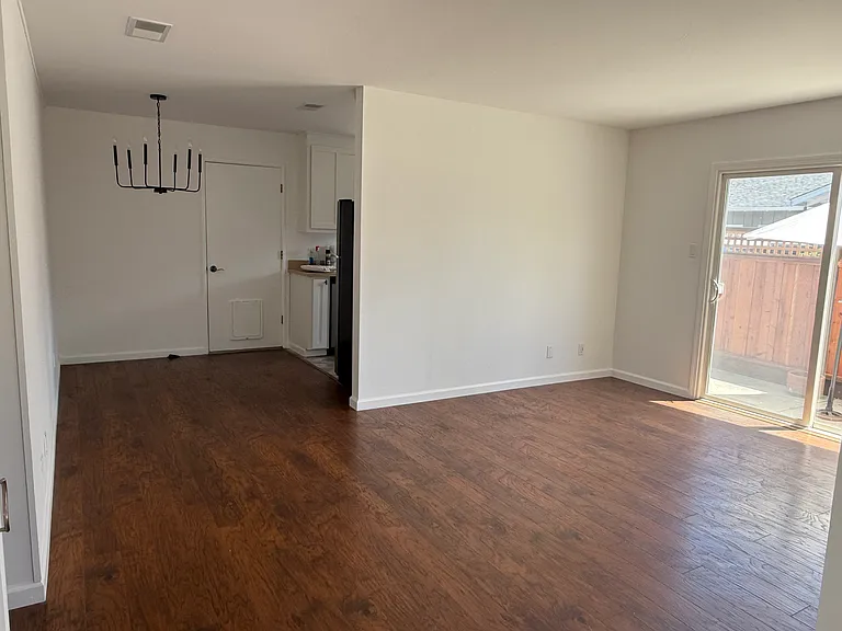 1151 Sanchez Way — Photo 5