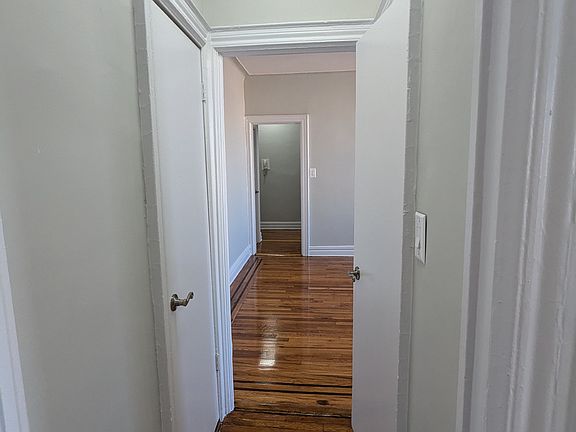 5th image of 3752 89th St