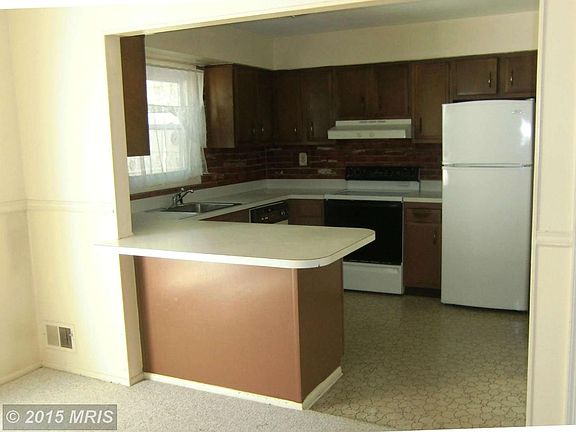 3rd image of 12019 Dove Cir