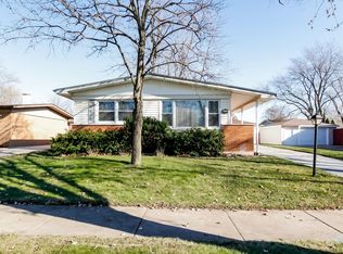 423 N Park Dr, Glenwood, IL
