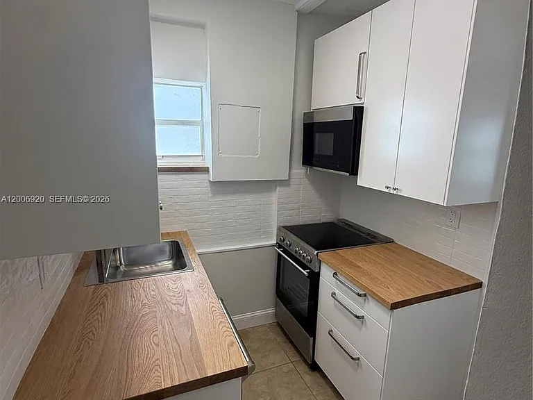 2816 Pine Tree Dr #2 — Photo 3