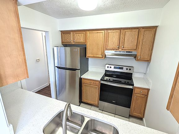 3rd image of 2963 Thames Ln