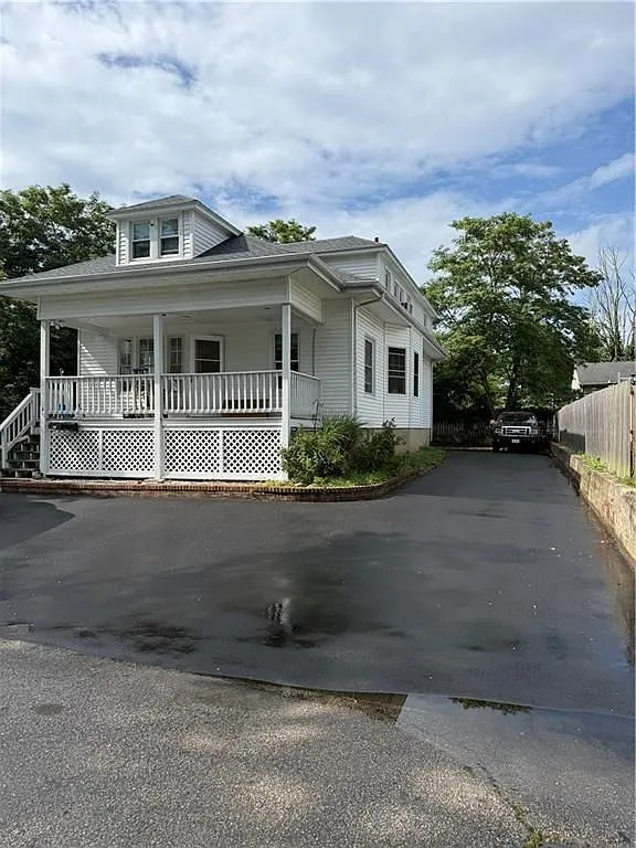 2 bed, 1.0 bath, 950 sqft, $2,300 — Photo 3