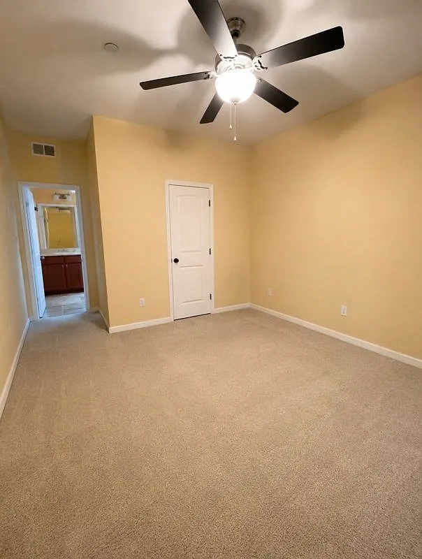 2 bed, 2.0 bath, 1348 sqft, $3,300 — Photo 3