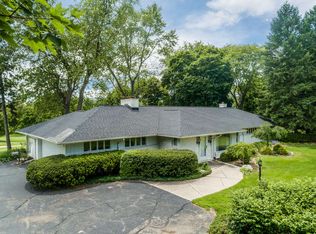 2840 W Hickory Grove Rd, Bloomfield Hills, MI 48302