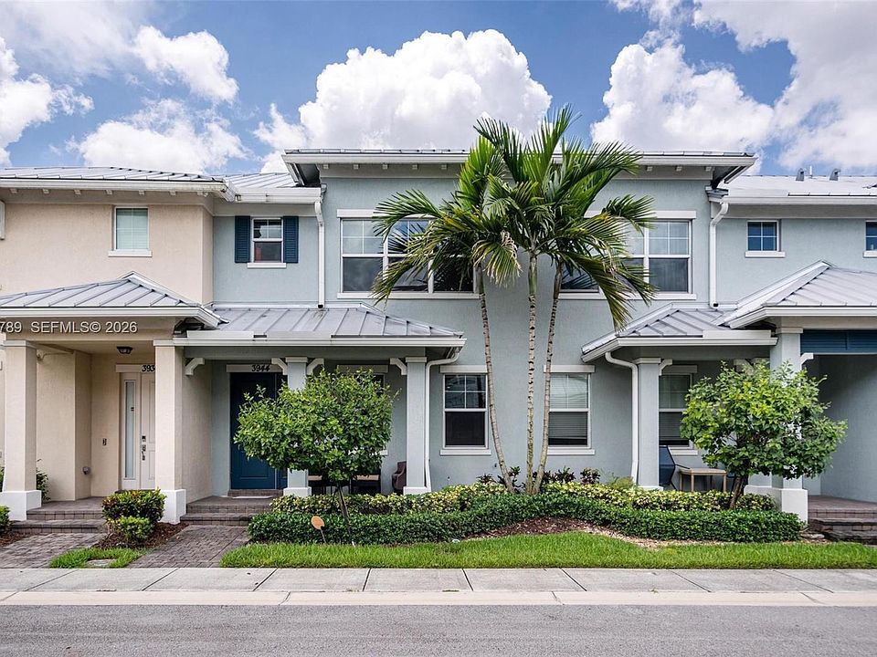 1st image of 3944 Poinciana Ln #3944