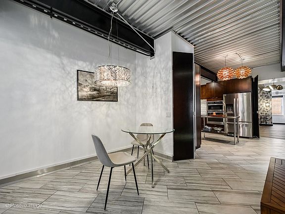 4th image of 40 E 9th St #1406C