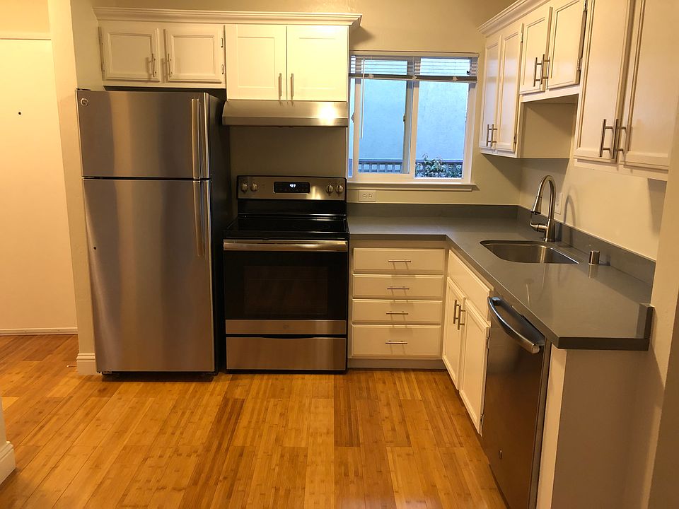 1st image of 477 Baden Ave #1