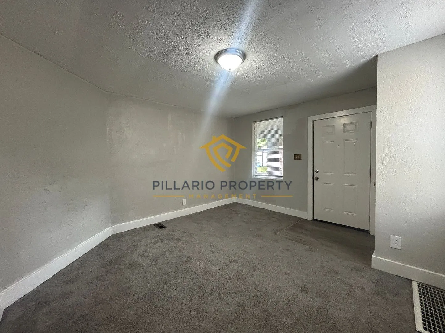 229-231 N Jefferson Ave — Photo 3