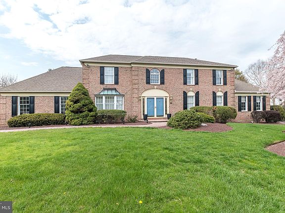 3rd image of 33 Bryan Dr