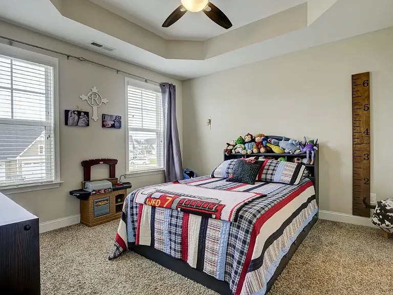 1444 Eastbourne Dr — Photo 28
