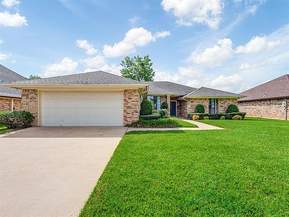 4th image of 2504 Woodfield Way