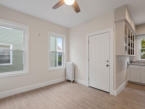 4th image of 24 Wildwood Ave