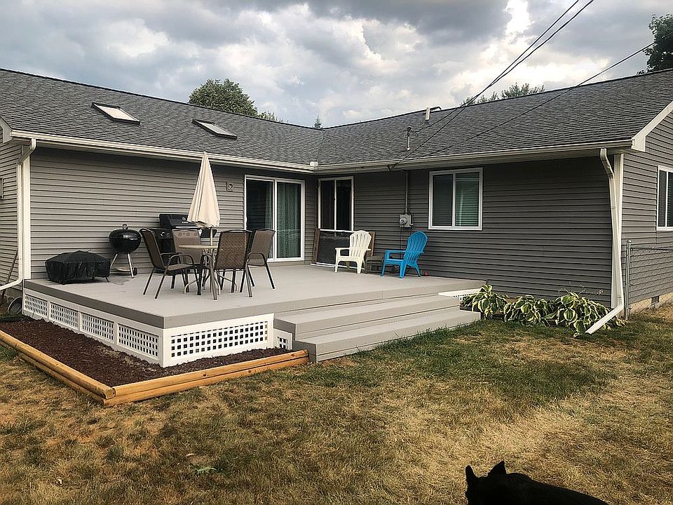 2nd image of 432 Riddle St