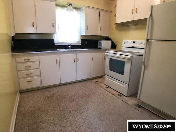 4th image of 1208 Charles Ave