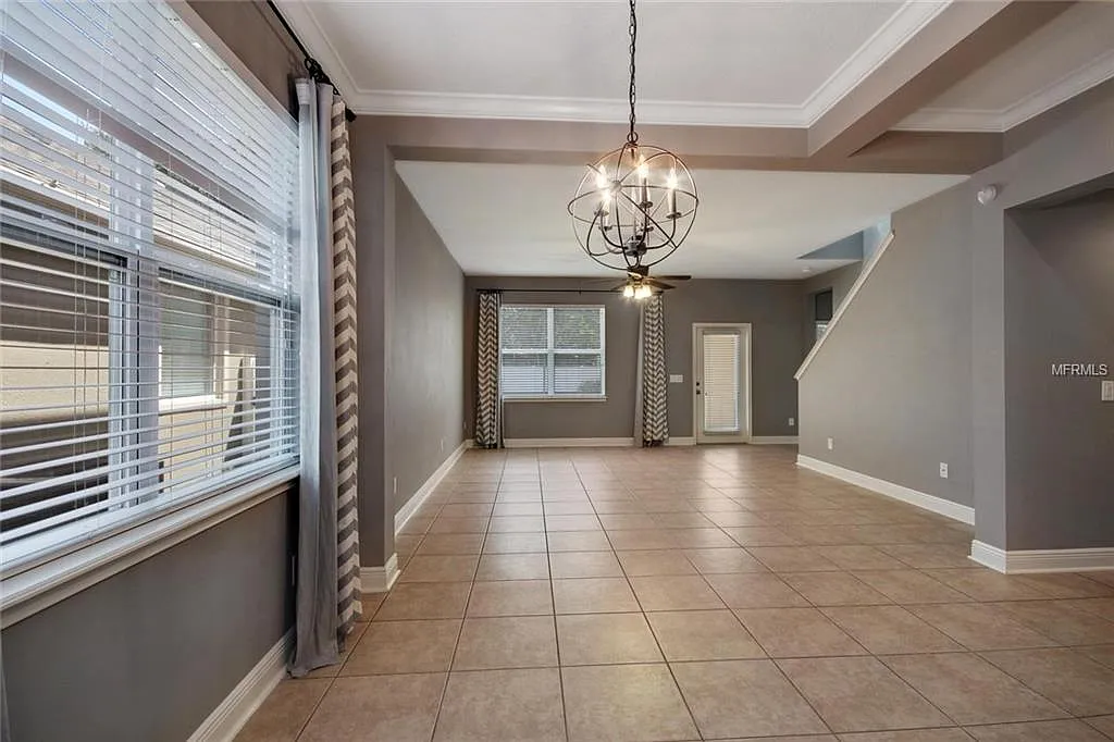 4 bed, 1970 sqft, $3,100 — Photo 3