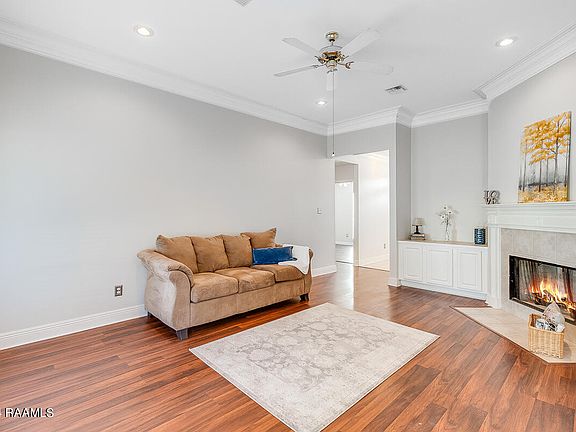 2nd image of 408 Crest Cir