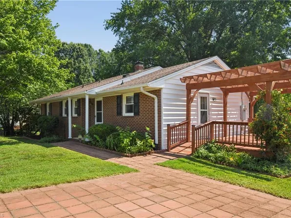 1011 Duggins St, Kernersville, NC 27284