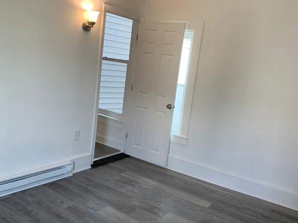 10 Bellevue St APT 1, Worcester, MA 01609