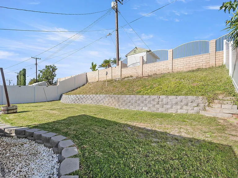 19619 Ermine St — Photo 10